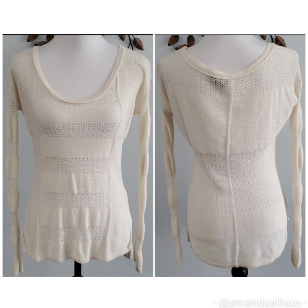 Absolutely Creative Worldwide Scoop Neck Knit Top